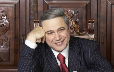 Евгений Петросян прокомментировал новость о свадьбе с молодой любовницей
