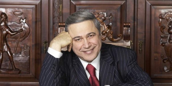 Евгений Петросян прокомментировал новость о свадьбе с молодой любовницей