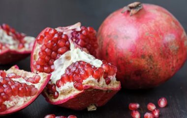 Для красивої шкіри та здорового серця: все про користь та шкоду граната