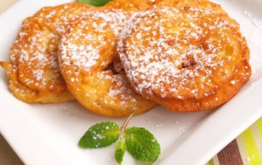 Простые рецепты из яблок: запеченные яблоки в тесте, яблочные чипсы и яблочные слойки