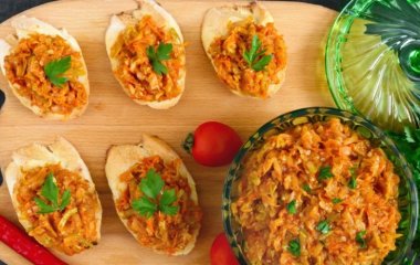 Очень вкусная намазка из кабачков на хлеб: будете есть ложками