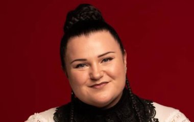 alyona alyona несподівано позбулася довгого волосся й стала блондинкою