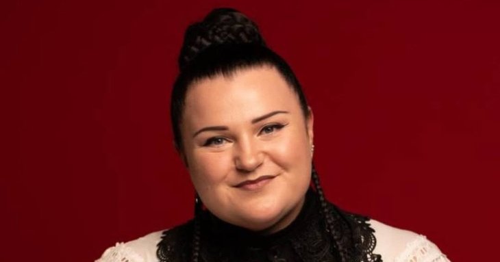 alyona alyona несподівано позбулася довгого волосся й стала блондинкою