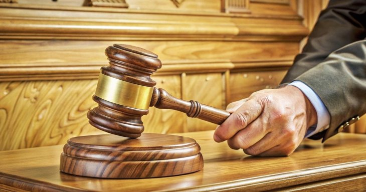 Чиновник 10 років отримував зарплату за “прогули”: чим закінчилося байдикування
