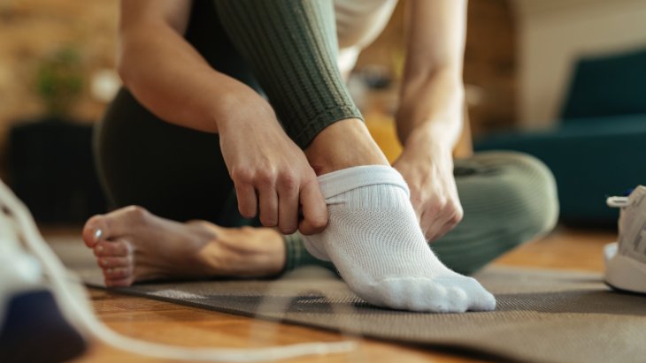 Лучше любого отбеливателя: Как вернуть белым носкам идеальную чистоту