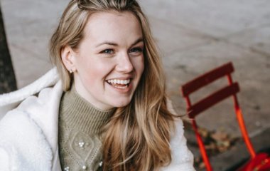 5 особенностей женщины с чувством юмора, которая для мужчины на вес золота