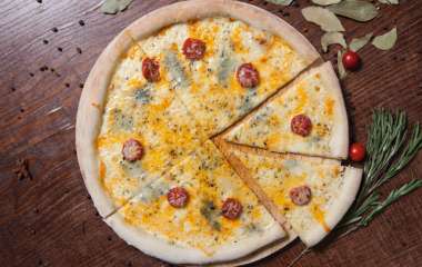 Пицца с копченым палтусом