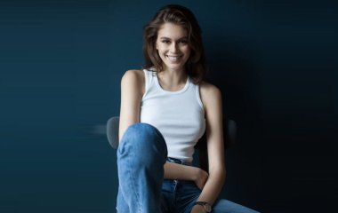 Кайя Гербер стала звездой показа бренда Givenchy