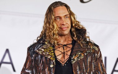 Сергей Глушко спел песню о нелегкой звездной жизни