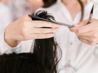 Календар стрижок на жовтень 2026 року: сприятливі дні для візиту перукаря