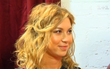 Полина Логунова помогает девушкам становиться красивее