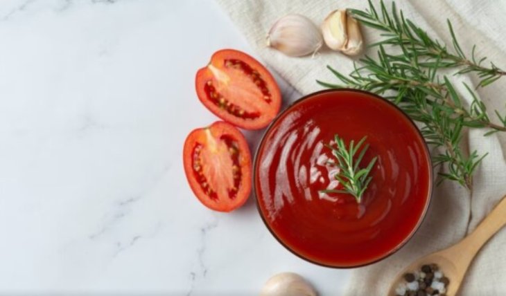 Дети будут есть ложками: рецепт домашнего кетчупа, который сохранит здоровье и кошелек