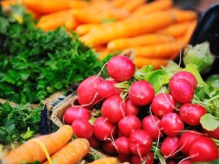 Нітрати та пестициди в овочах: як захистити організм навесні