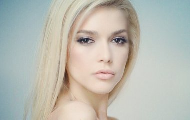 Эрика Герцег позировала в черном боди