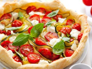 Необычайно интересный вкус: творожный пирог с томатами