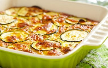 Кабачковый пирог на манер шарлотки из амбарной книги с рецептами