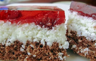 Вишнево-кокосовый пирог