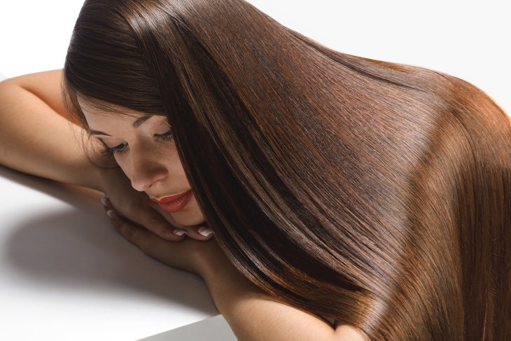 Медики назвали продукты, которые помогут добиться роскошных волос