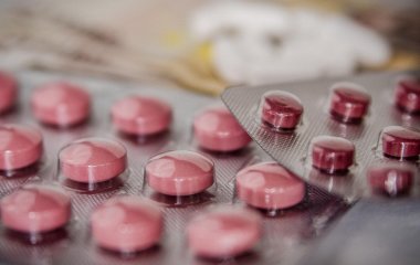 Тисячі людей потрапляють до лікарень через ібупрофен: лікарі попередили про небезпечну помилку