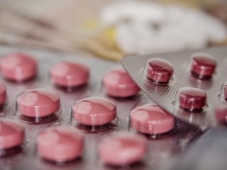 Тисячі людей потрапляють до лікарень через ібупрофен: лікарі попередили про небезпечну помилку