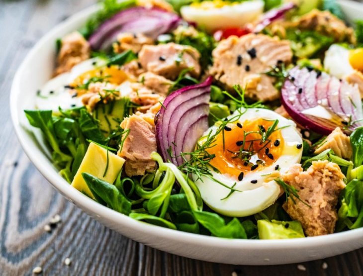 Фантастический салат с тунцом: ТОП-3 простых рецепта