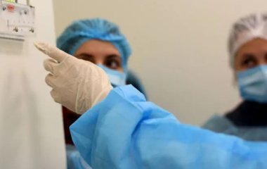 Британські медики назвали один із найпоширеніших симптомів 