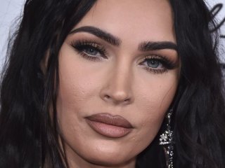 Меган Фокс розбурхала соцмережі спокусливими фото в білизні на своє 40-річчя