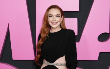 Линдси Лохан впервые появилась на красной дорожке после рождения ребенка