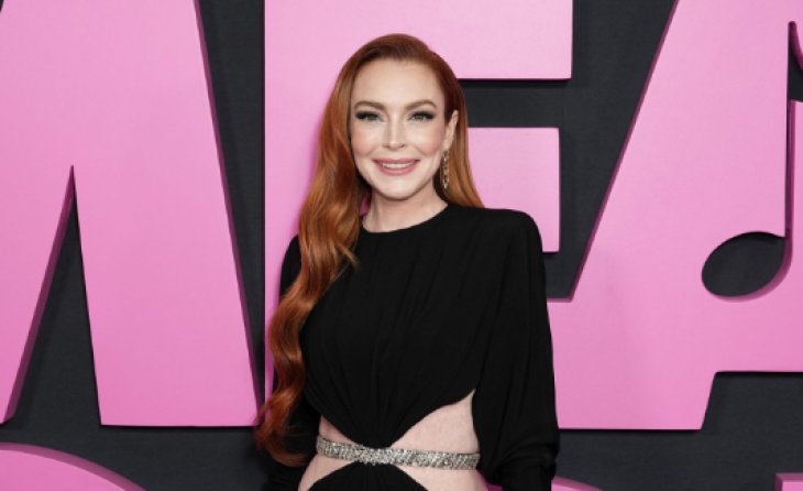 Линдси Лохан впервые появилась на красной дорожке после рождения ребенка