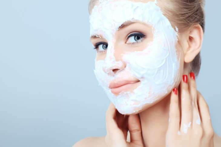 Как сохранить молодость кожи с помощью различных масок?
