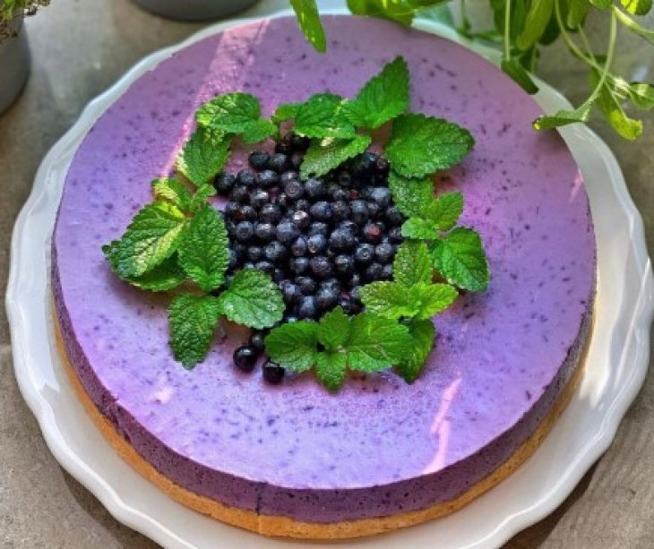 Черничный чизкейк без выпечки: элементарный рецепт