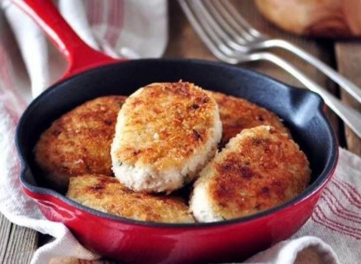 Душистые и острые: пошаговый рецепт котлет с соусом чили