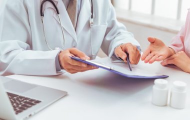 Лікар перерахував симптоми тромбозу, при яких потрібно терміново викликати швидку
