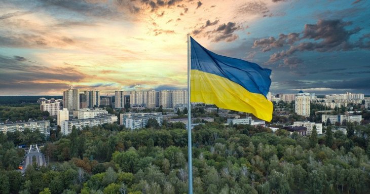 Привітання з Днем Державного Прапора України: в прозі, віршах, листівки українською мовою