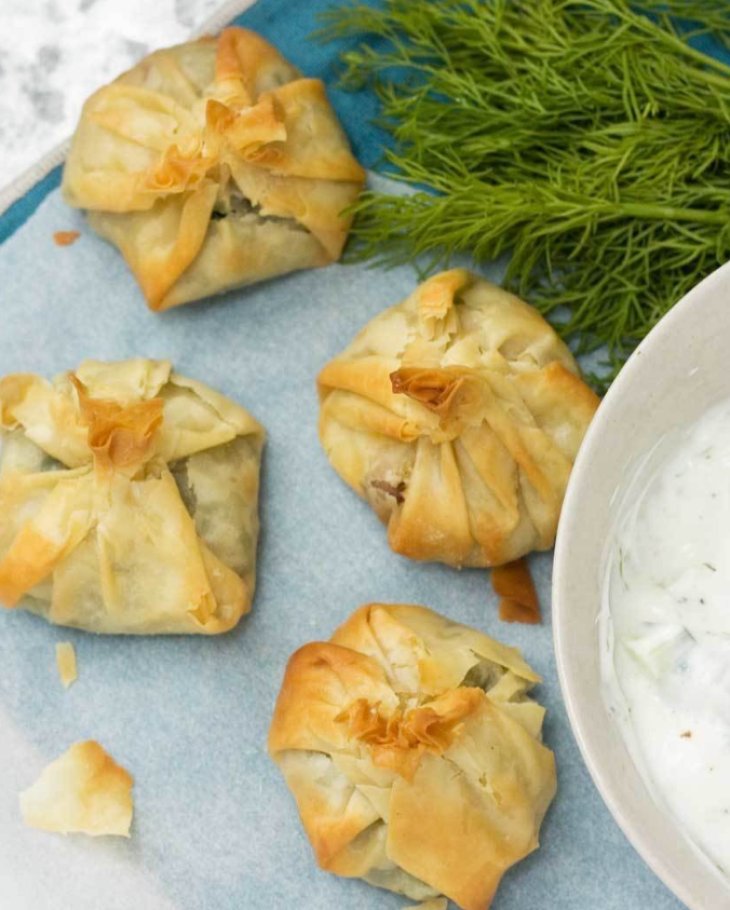 Слойки с лососем