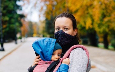 Якщо мама захворіла на covid-19: лікар розповіла, як убезпечити дітей