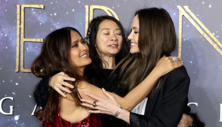 Анджелина Джоли и Сальма Хайек сходили с детьми на ужин (фото)