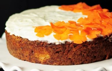 Рецепт морковного бисквита с орехами