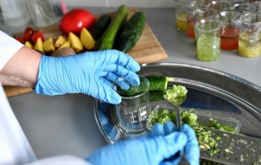 Названо 4 продукти, які допоможуть уникнути раку кишечника