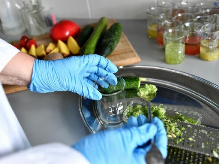 Названо 4 продукти, які допоможуть уникнути раку кишечника