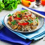 Вкуснейшая закуска за полчаса: фунчоза с овощами