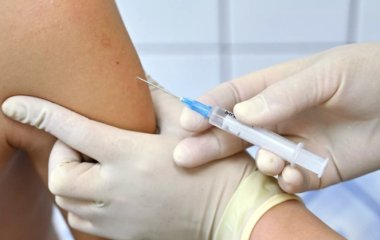 Лікар порівняв імунітет проти COVID-19 після хвороби та вакцинації