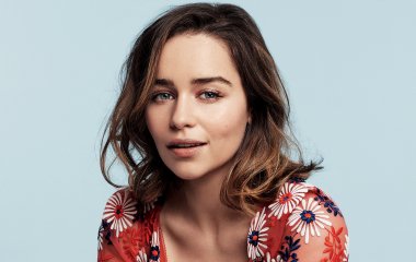 Эмилия Кларк снялась в нежной фотосессии для Wonderland