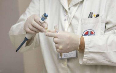 Онкологи назвали первые симптомы рака крови