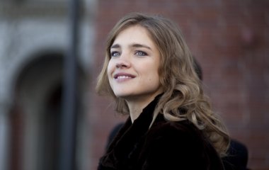 Наталья Водянова вышла в свет со своей младшей сестрой