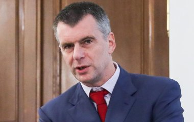 Миллиардер Михаил Прохоров доставлен в больницу, так как едва не отрубил себе ногу топором