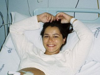 Відома українська акторка пожалілась на складні пологи за кордоном: