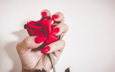 Манікюр за знаком зодіаку: модні дизайни та відтінки
