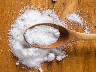 Названі продукти харчування, які містять багато солі