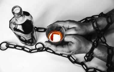 10 признаков, выдающих в вас действующего алкоголика